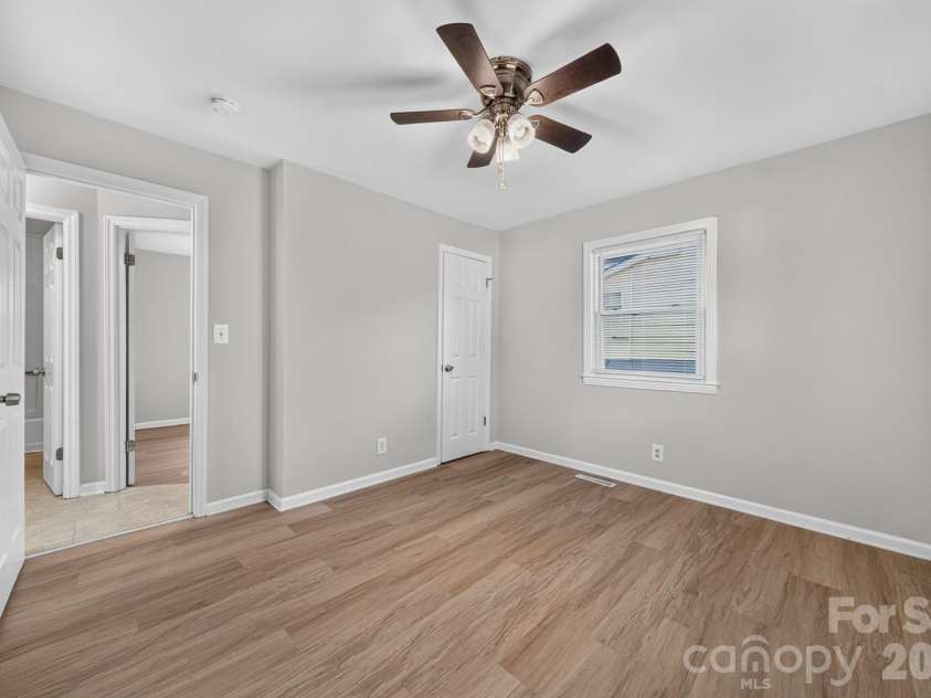 301 Houston Street, Concord, NC 28025.  MLS# CAR4432334, YatesRealty ID 55854. 