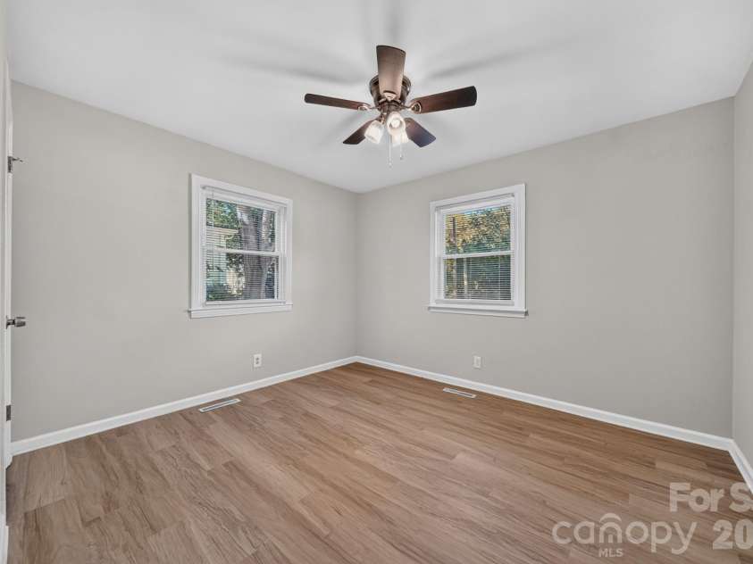 301 Houston Street, Concord, NC 28025.  MLS# CAR4432334, YatesRealty ID 55854. 