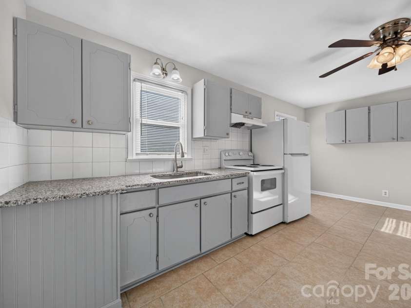 301 Houston Street, Concord, NC 28025.  MLS# CAR4432334, YatesRealty ID 55854. 