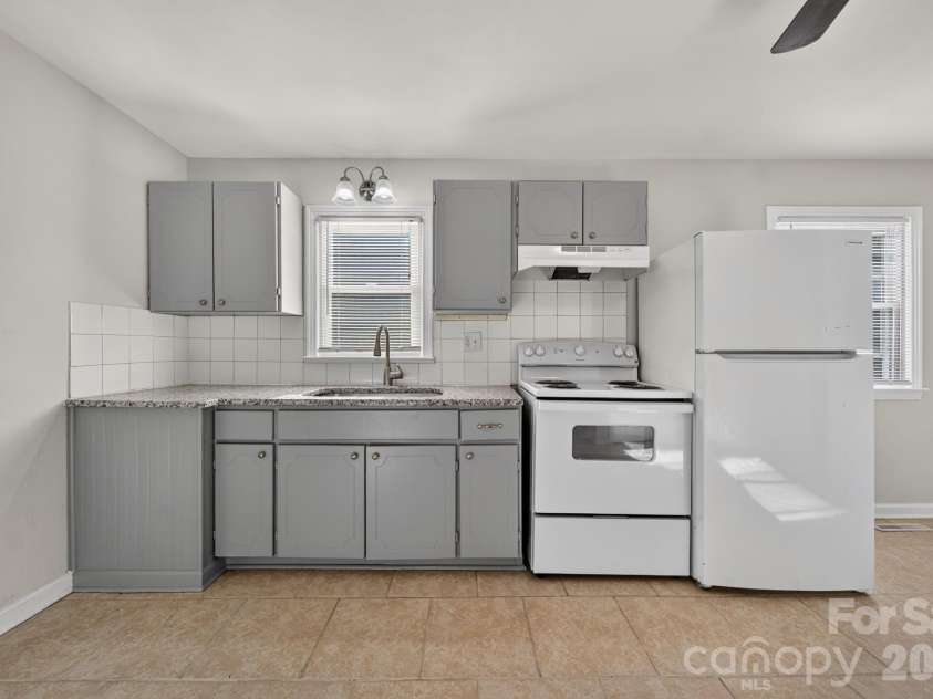 301 Houston Street, Concord, NC 28025.  MLS# CAR4432334, YatesRealty ID 55854. 