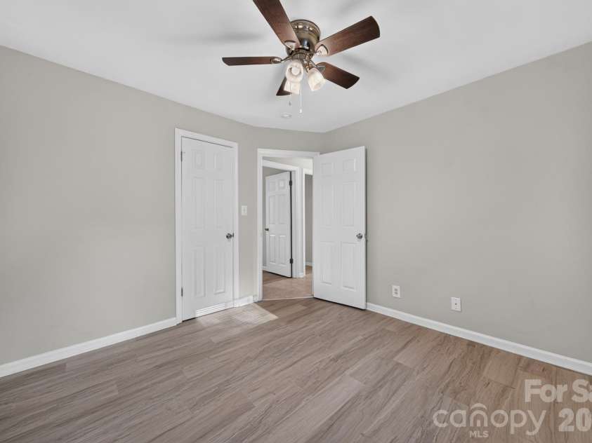 301 Houston Street, Concord, NC 28025.  MLS# CAR4432334, YatesRealty ID 55854. 