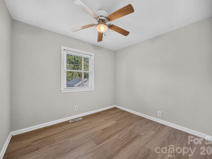 301 Houston Street, Concord, NC 28025.  MLS# CAR4432334, YatesRealty ID 55854. 