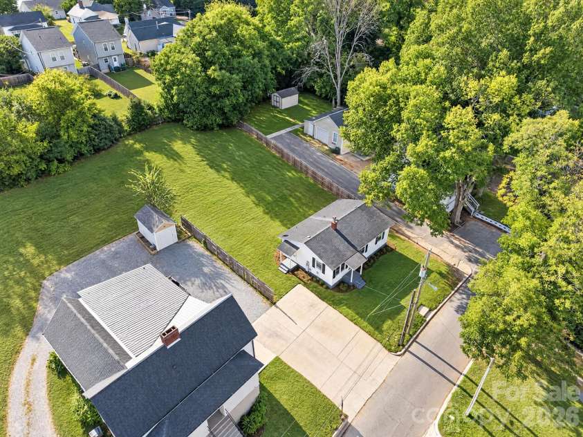 301 Houston Street, Concord, NC 28025.  MLS# CAR4432334, YatesRealty ID 55854. 
