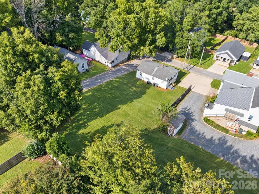 301 Houston Street, Concord, NC 28025.  MLS# CAR4432334, YatesRealty ID 55854. 