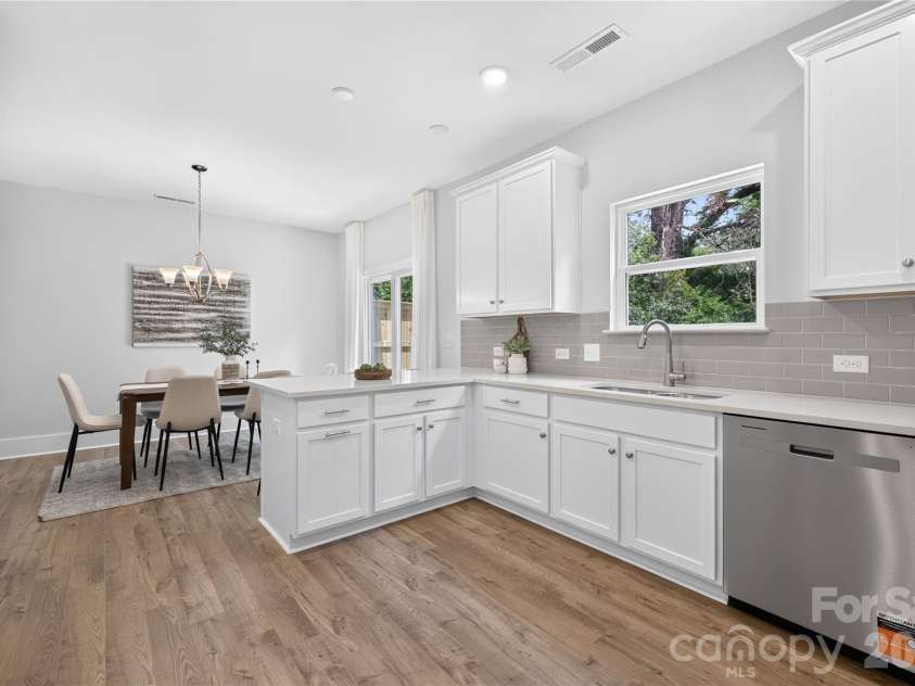 839 Druid Circle, Charlotte, NC 28206.  MLS# CAR4407128, YatesRealty ID 55856. 