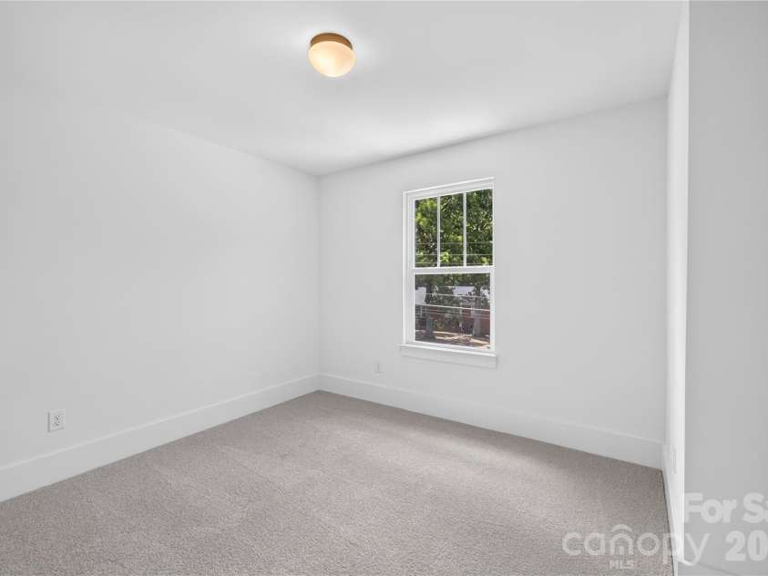 839 Druid Circle, Charlotte, NC 28206.  MLS# CAR4407128, YatesRealty ID 55856. 