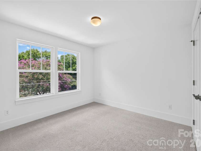 839 Druid Circle, Charlotte, NC 28206.  MLS# CAR4407128, YatesRealty ID 55856. 