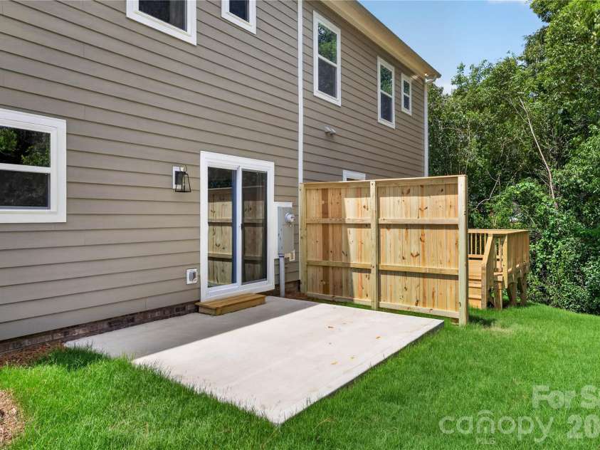 839 Druid Circle, Charlotte, NC 28206.  MLS# CAR4407128, YatesRealty ID 55856. 