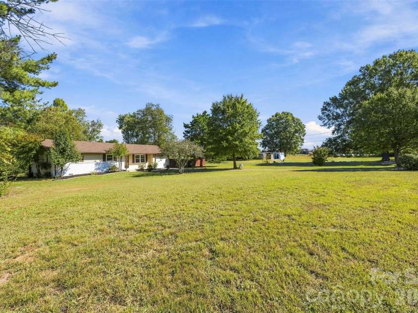125 Longfield Drive, Mooresville, NC 28115.  MLS# CAR4432575, YatesRealty ID 55859. 