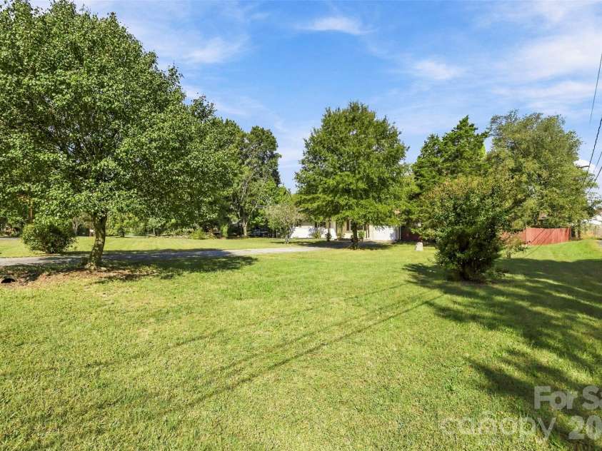 125 Longfield Drive, Mooresville, NC 28115.  MLS# CAR4432575, YatesRealty ID 55859. 