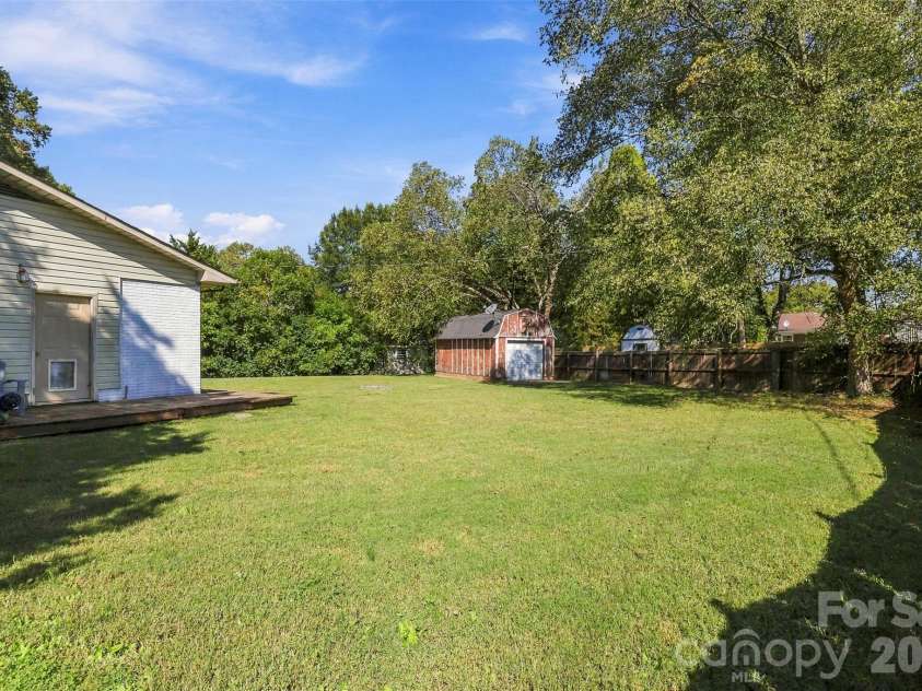 125 Longfield Drive, Mooresville, NC 28115.  MLS# CAR4432575, YatesRealty ID 55859. 