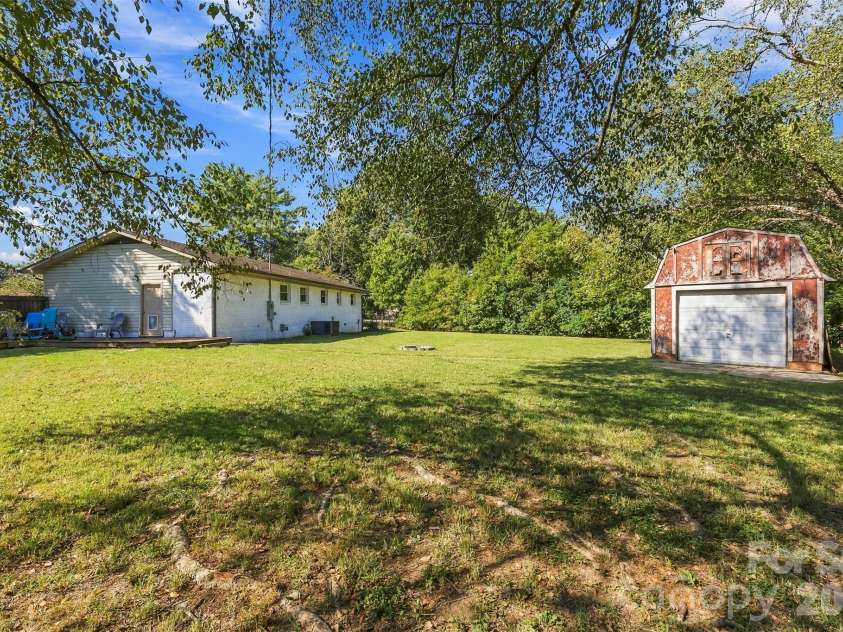 125 Longfield Drive, Mooresville, NC 28115.  MLS# CAR4432575, YatesRealty ID 55859. 