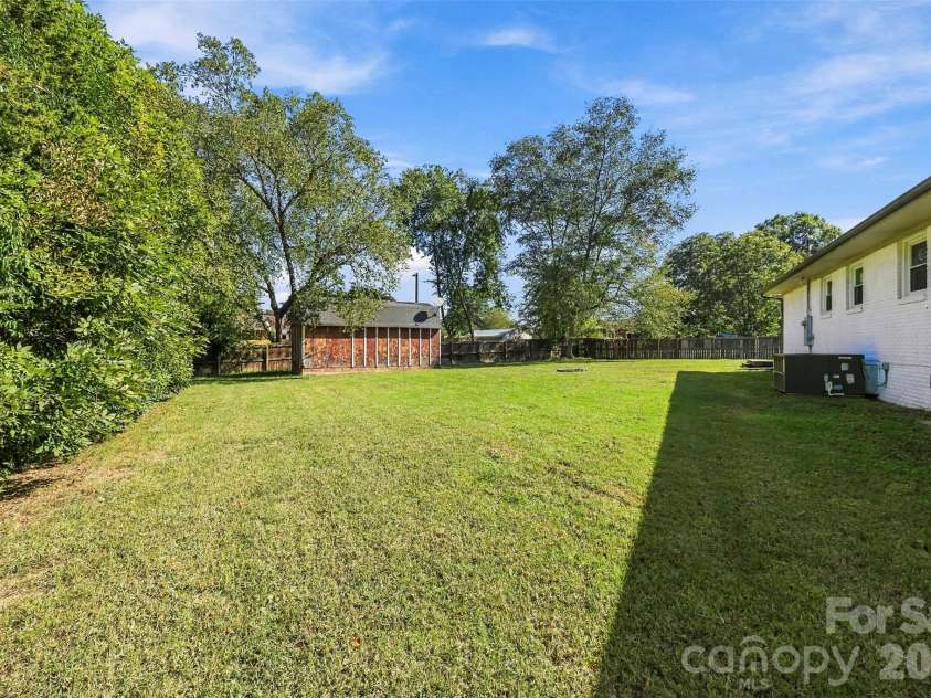 125 Longfield Drive, Mooresville, NC 28115.  MLS# CAR4432575, YatesRealty ID 55859. 