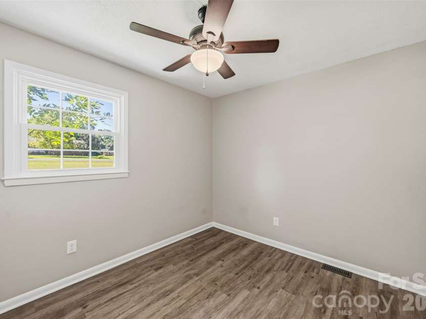 125 Longfield Drive, Mooresville, NC 28115.  MLS# CAR4432575, YatesRealty ID 55859. 