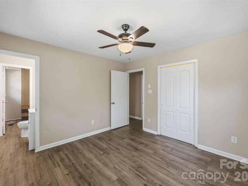 125 Longfield Drive, Mooresville, NC 28115.  MLS# CAR4432575, YatesRealty ID 55859. 
