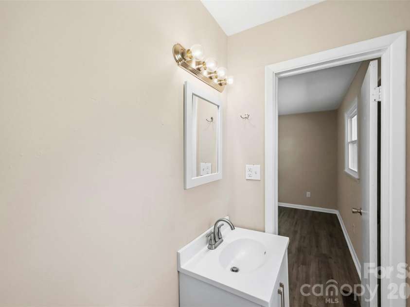 125 Longfield Drive, Mooresville, NC 28115.  MLS# CAR4432575, YatesRealty ID 55859. 