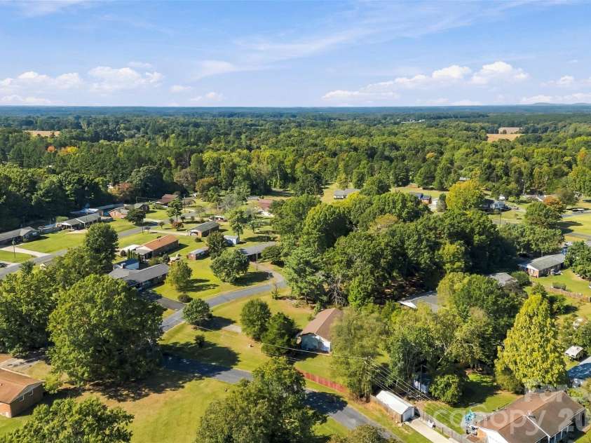 125 Longfield Drive, Mooresville, NC 28115.  MLS# CAR4432575, YatesRealty ID 55859. 