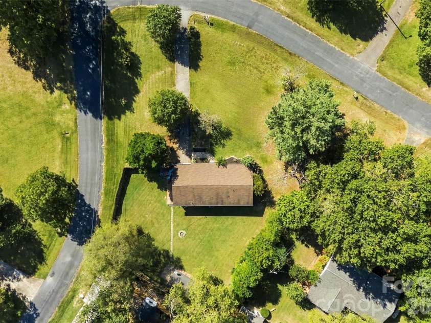 125 Longfield Drive, Mooresville, NC 28115.  MLS# CAR4432575, YatesRealty ID 55859. 