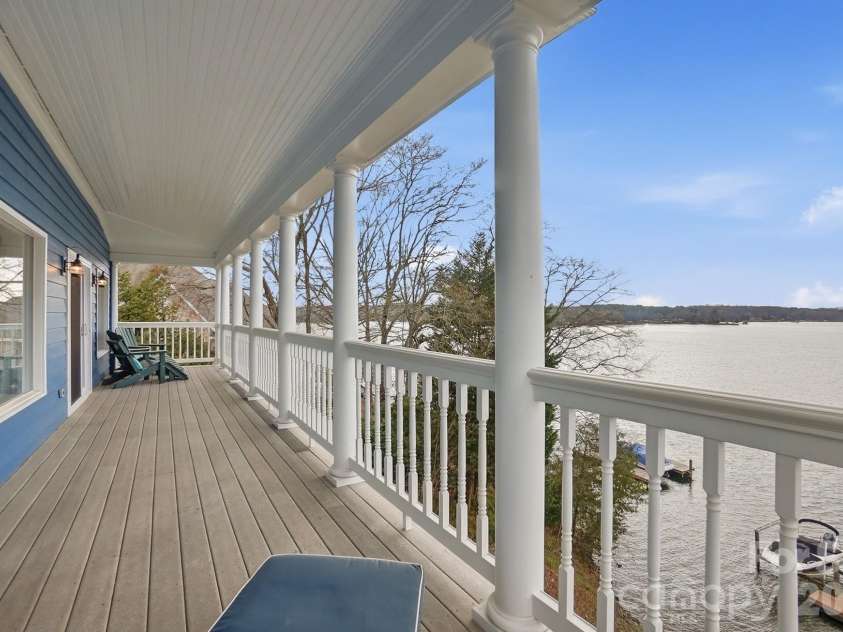 18212 Tayport Drive, Charlotte, NC 28278.  MLS# CAR4346978, YatesRealty ID 5586. 