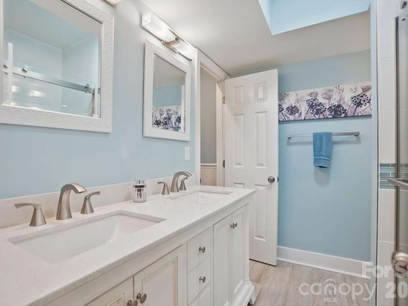 18212 Tayport Drive, Charlotte, NC 28278.  MLS# CAR4346978, YatesRealty ID 5586. 