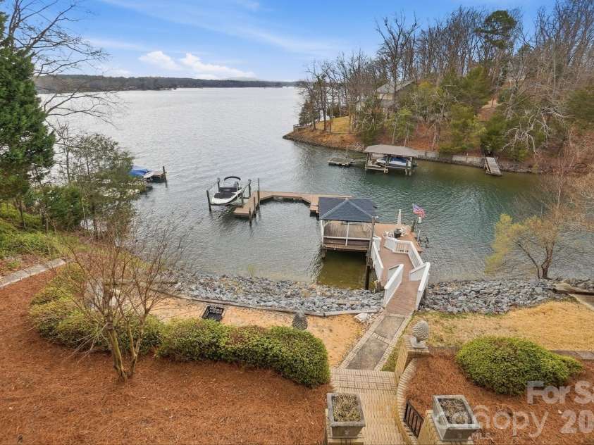 18212 Tayport Drive, Charlotte, NC 28278.  MLS# CAR4346978, YatesRealty ID 5586. 