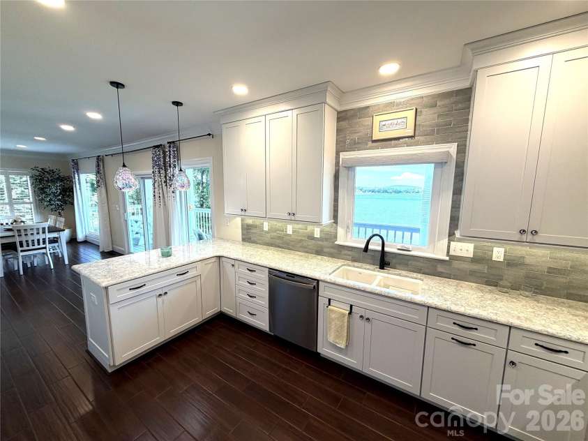 18212 Tayport Drive, Charlotte, NC 28278.  MLS# CAR4346978, YatesRealty ID 5586. 