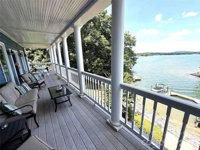 18212 Tayport Drive, Charlotte, NC 28278.  MLS# CAR4346978, YatesRealty ID 5586. 