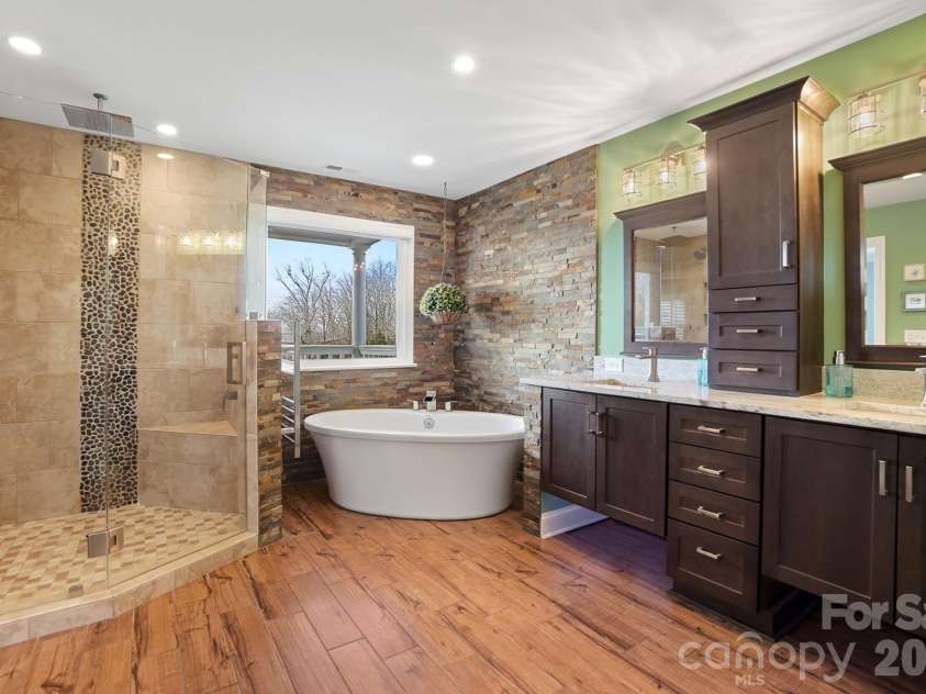 18212 Tayport Drive, Charlotte, NC 28278.  MLS# CAR4346978, YatesRealty ID 5586. Primary Bath with heated floors