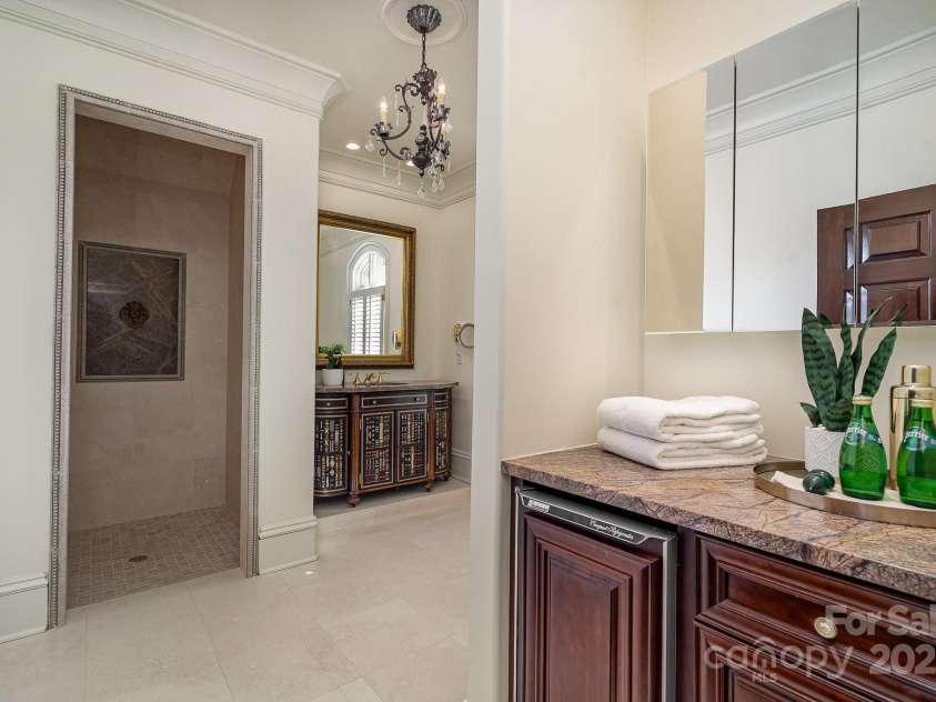 20711 Bethel Church Road, Cornelius, NC 28031.  MLS# CAR4225782, YatesRealty ID 5586. His private bath