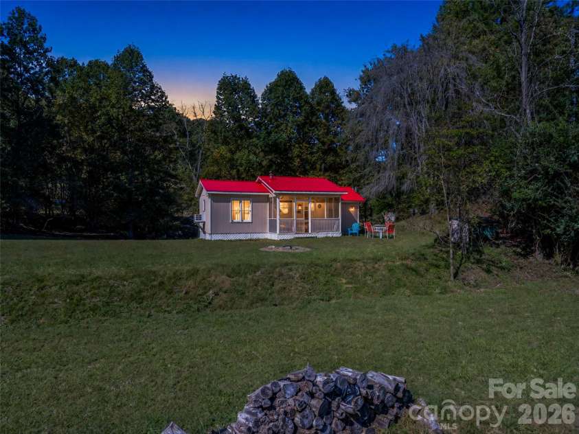 468 Willow Springs Cove, Hendersonville, NC 28739.  MLS# CAR4432983, YatesRealty ID 55860. 