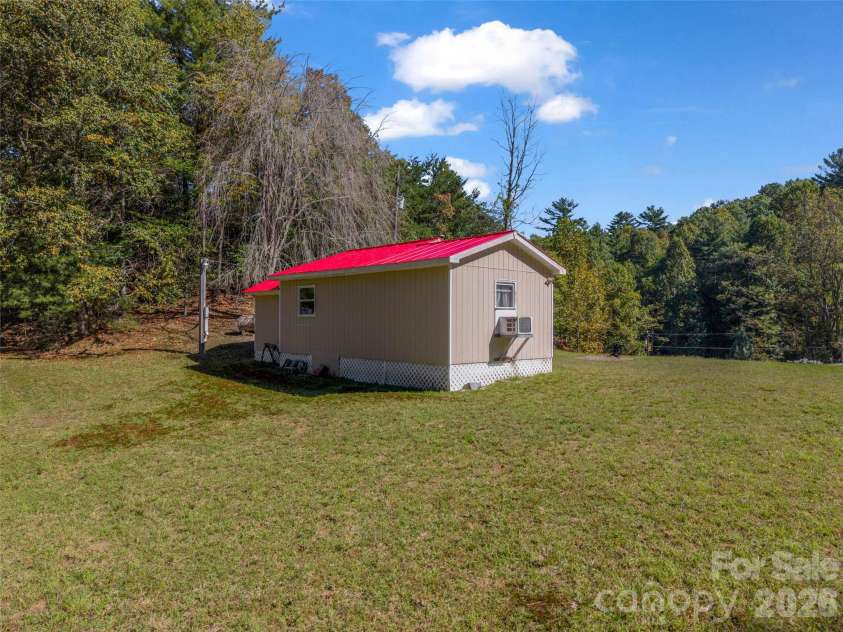 468 Willow Springs Cove, Hendersonville, NC 28739.  MLS# CAR4432983, YatesRealty ID 55860. 