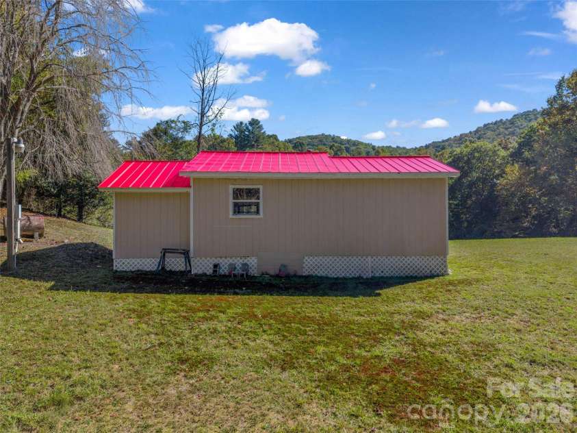 468 Willow Springs Cove, Hendersonville, NC 28739.  MLS# CAR4432983, YatesRealty ID 55860. 