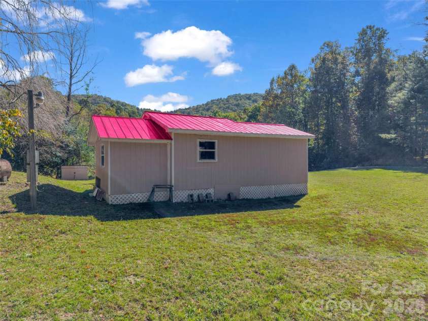 468 Willow Springs Cove, Hendersonville, NC 28739.  MLS# CAR4432983, YatesRealty ID 55860. 