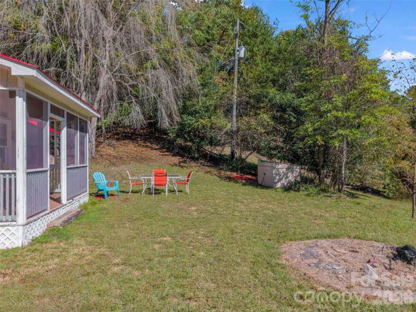 468 Willow Springs Cove, Hendersonville, NC 28739.  MLS# CAR4432983, YatesRealty ID 55860. 