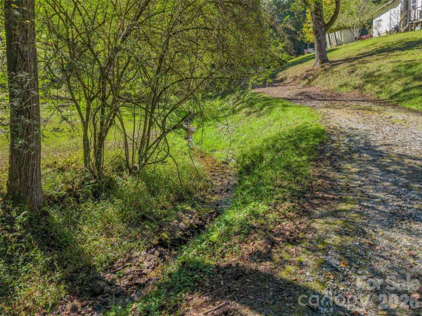 468 Willow Springs Cove, Hendersonville, NC 28739.  MLS# CAR4432983, YatesRealty ID 55860. 