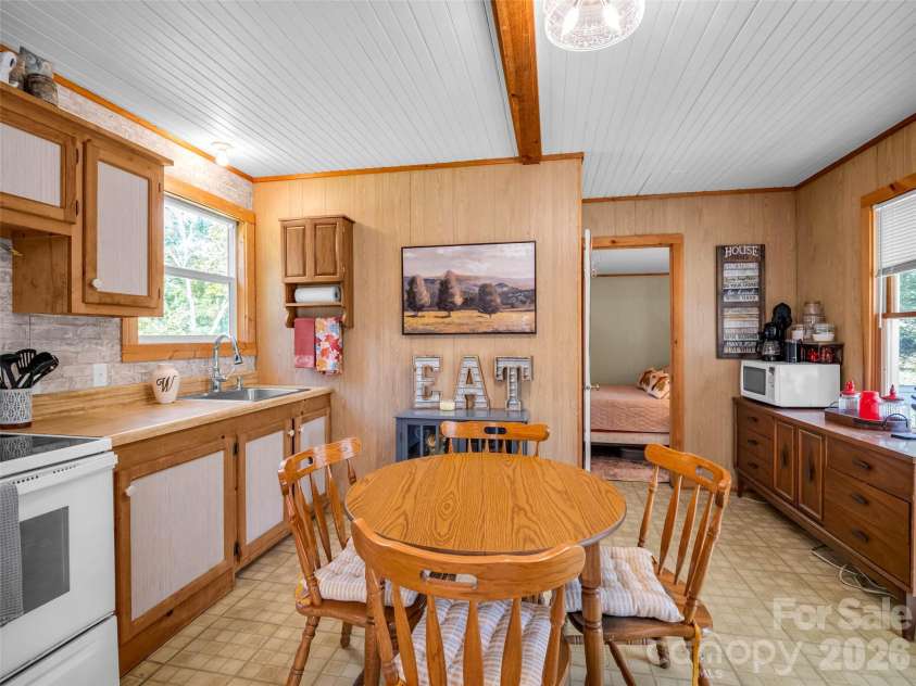 468 Willow Springs Cove, Hendersonville, NC 28739.  MLS# CAR4432983, YatesRealty ID 55860. 