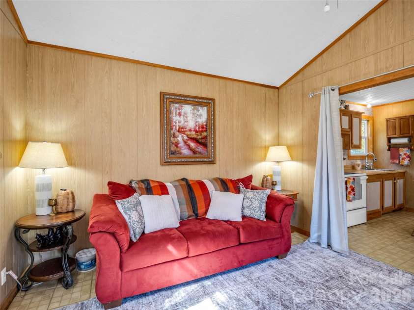 468 Willow Springs Cove, Hendersonville, NC 28739.  MLS# CAR4432983, YatesRealty ID 55860. 