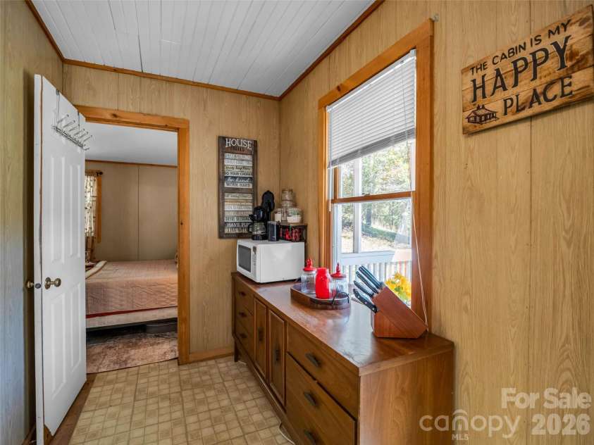 468 Willow Springs Cove, Hendersonville, NC 28739.  MLS# CAR4432983, YatesRealty ID 55860. 
