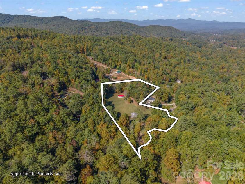 468 Willow Springs Cove, Hendersonville, NC 28739.  MLS# CAR4432983, YatesRealty ID 55860. 