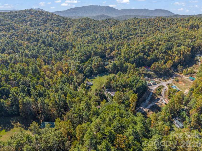 468 Willow Springs Cove, Hendersonville, NC 28739.  MLS# CAR4432983, YatesRealty ID 55860. 
