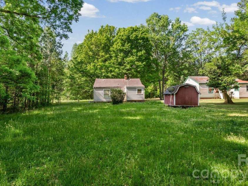 515 Torbush Drive, Salisbury, NC 28144.  MLS# CAR4432542, YatesRealty ID 55864. 