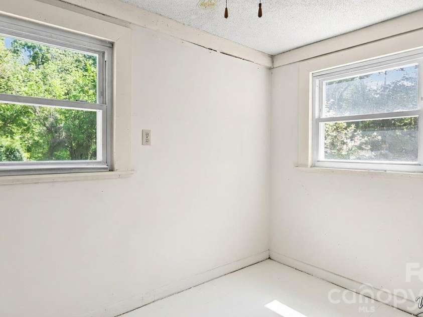 515 Torbush Drive, Salisbury, NC 28144.  MLS# CAR4432542, YatesRealty ID 55864. Mudroom/Laundry