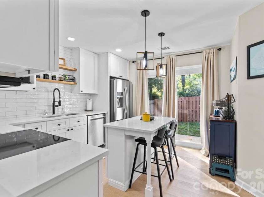 6073 Cougar Lane, Charlotte, NC 28269.  MLS# CAR4432079, YatesRealty ID 55865. 