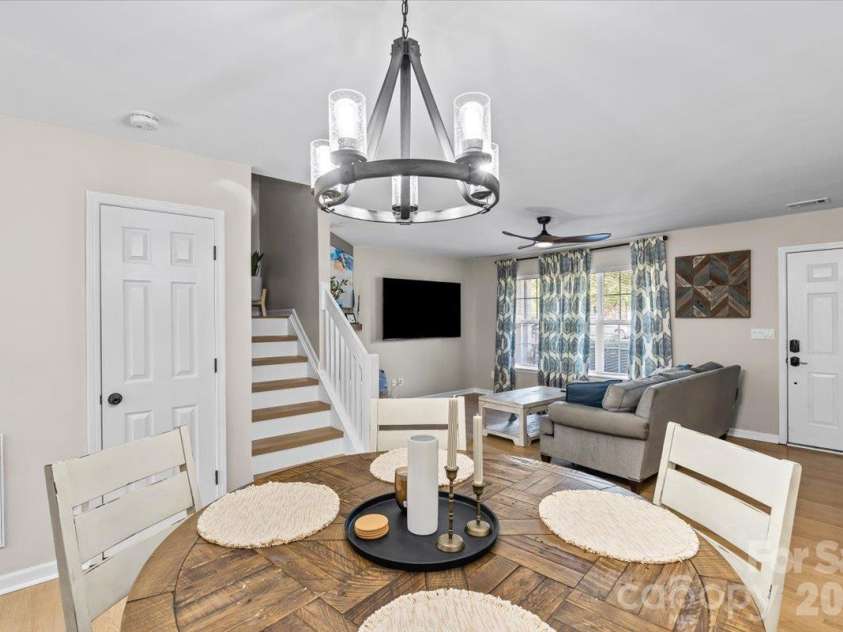 6073 Cougar Lane, Charlotte, NC 28269.  MLS# CAR4432079, YatesRealty ID 55865. 