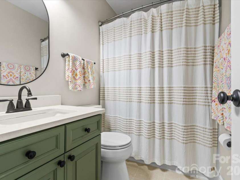 6073 Cougar Lane, Charlotte, NC 28269.  MLS# CAR4432079, YatesRealty ID 55865. 