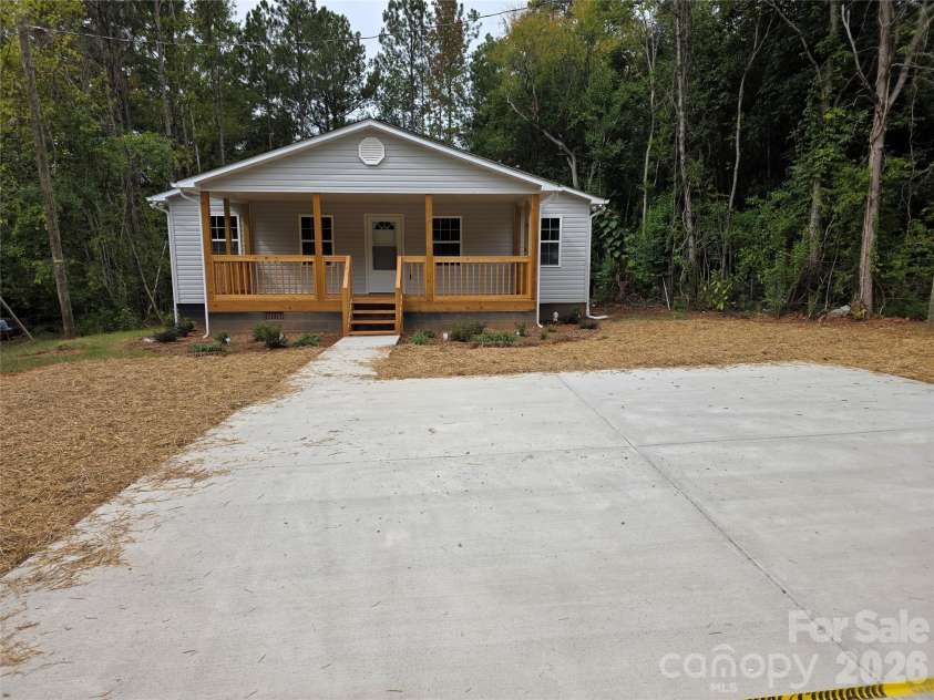 706 Settle Street, Wadesboro, NC 28170.  MLS# CAR4433080, YatesRealty ID 55868. Front