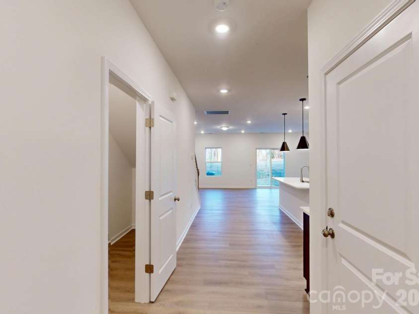 816 Earhart Street, Concord, NC 28027.  MLS# CAR4345163, YatesRealty ID 5587. Foyer