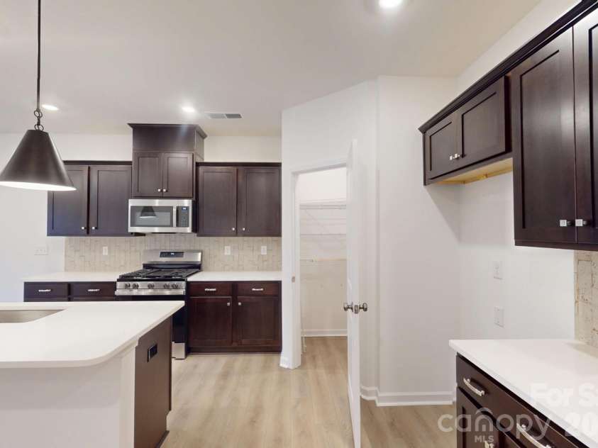 816 Earhart Street, Concord, NC 28027.  MLS# CAR4345163, YatesRealty ID 5587. Kitchen