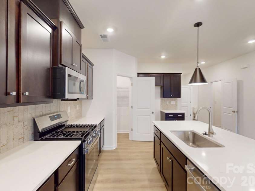 816 Earhart Street, Concord, NC 28027.  MLS# CAR4345163, YatesRealty ID 5587. Kitchen