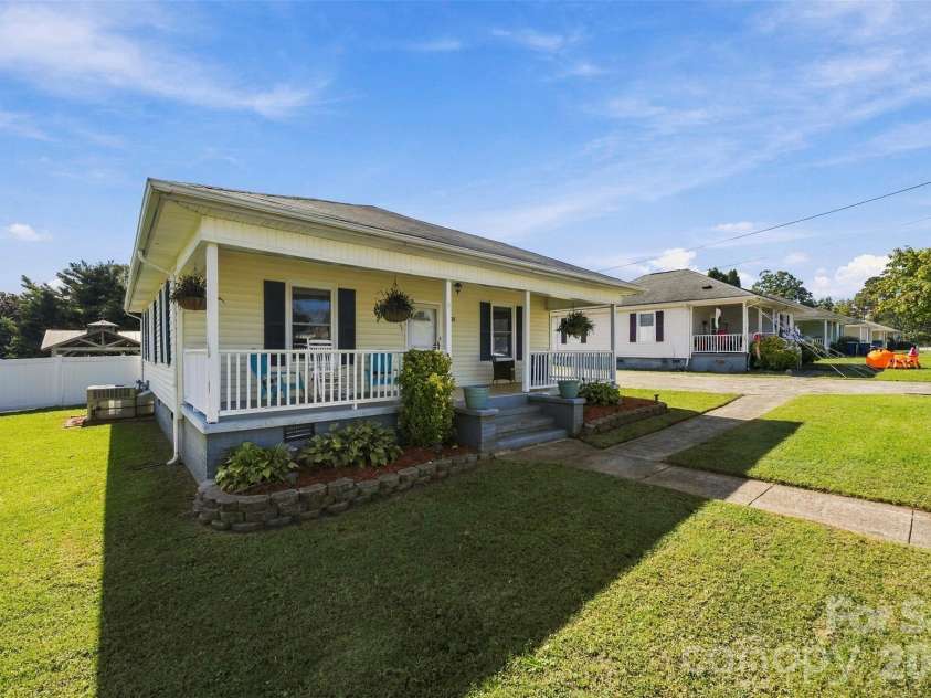 1501 Perfection Avenue, Belmont, NC 28012.  MLS# CAR4432644, YatesRealty ID 55871. 